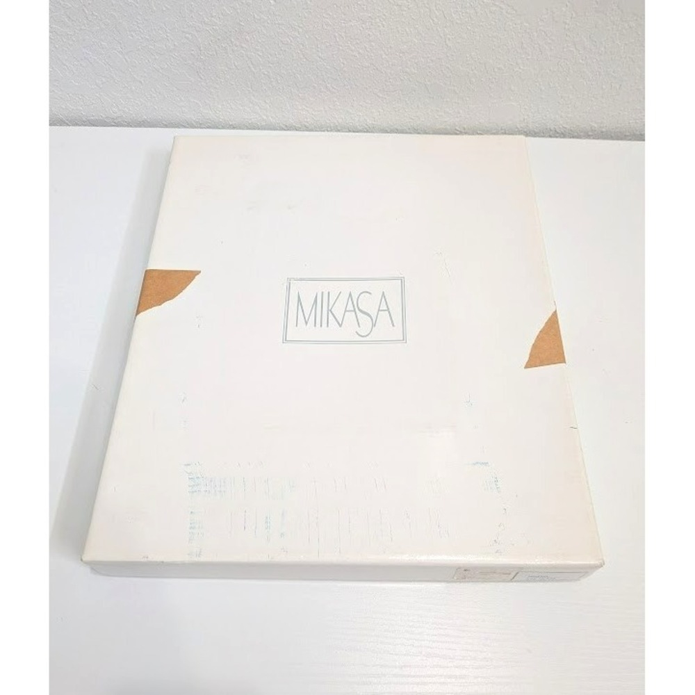 Mikasa Austrian Crystal Geometric Design Picture Frame. 9" X 11" New In Box - Picture 5 of 5